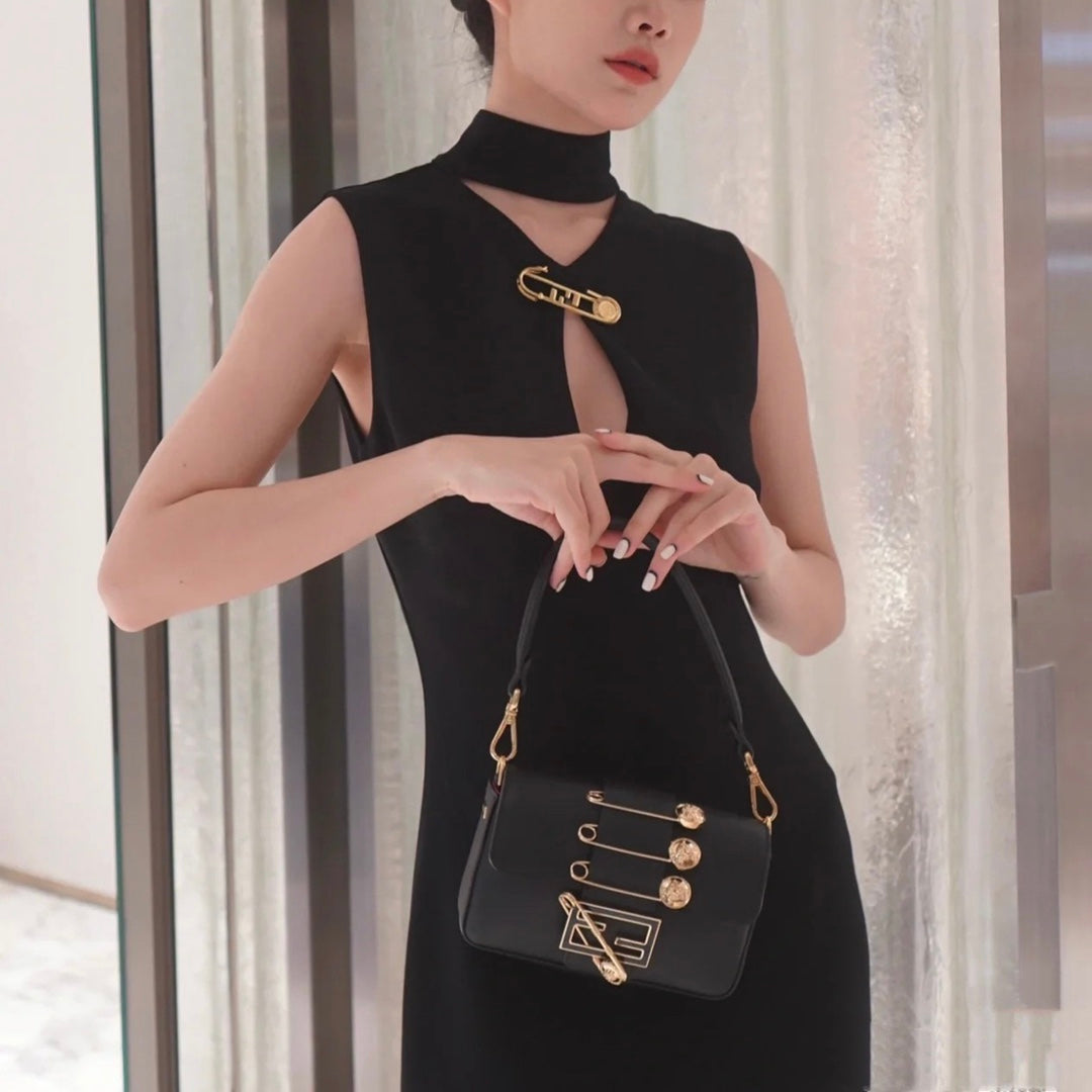 FENDI FENDACE BROOCH MINI 20 BAGUETTE BAG IN BLACK CALFSKIN mysite