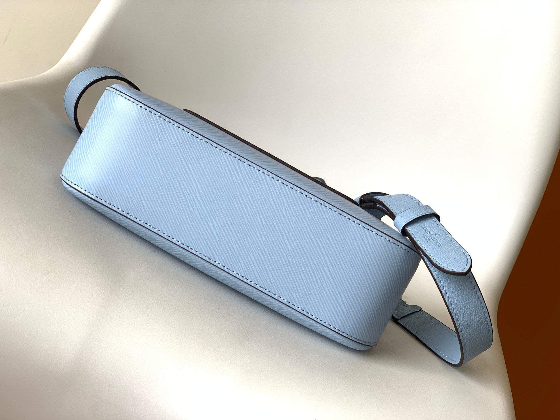 LV Marelle 25cm Blue Epi Grain Cowhide Metal HW mysite