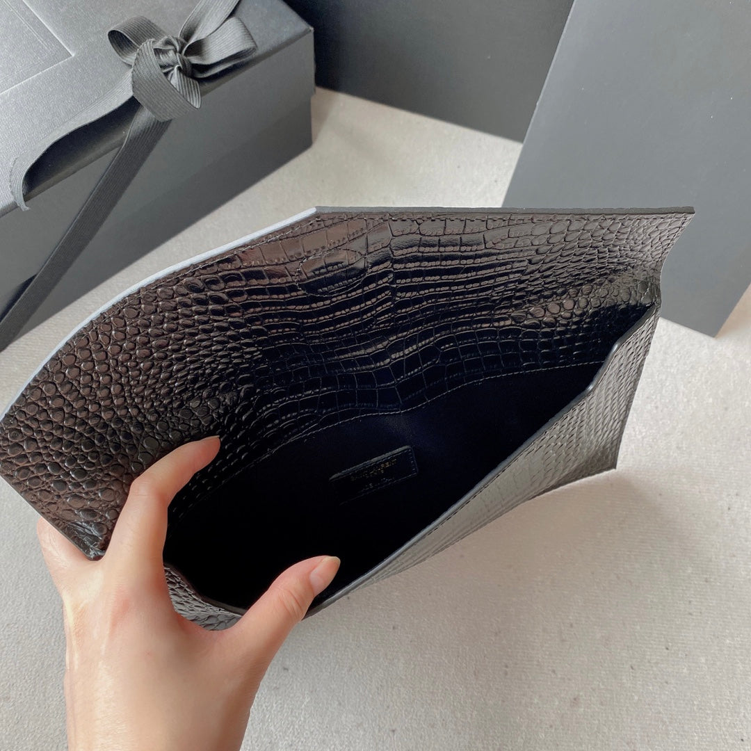 UPTOWN POUCH 27 IN BLACK CROCODILE-EMBOSSED SHINY CALFSKIN GOLD LOGO mysite