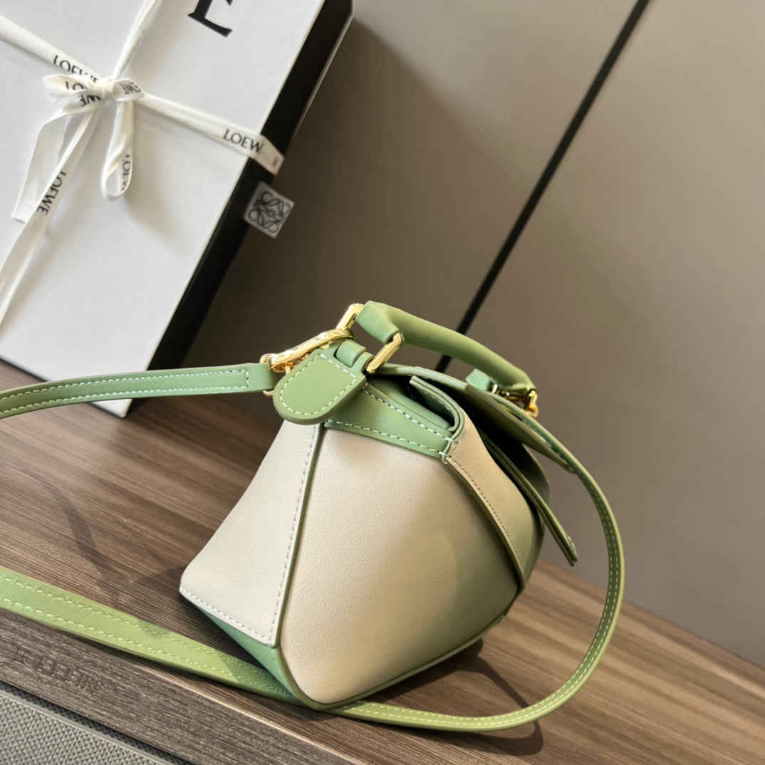 Mini Puzzle bag in soft grained 18cm White and Green Calfskin mysite