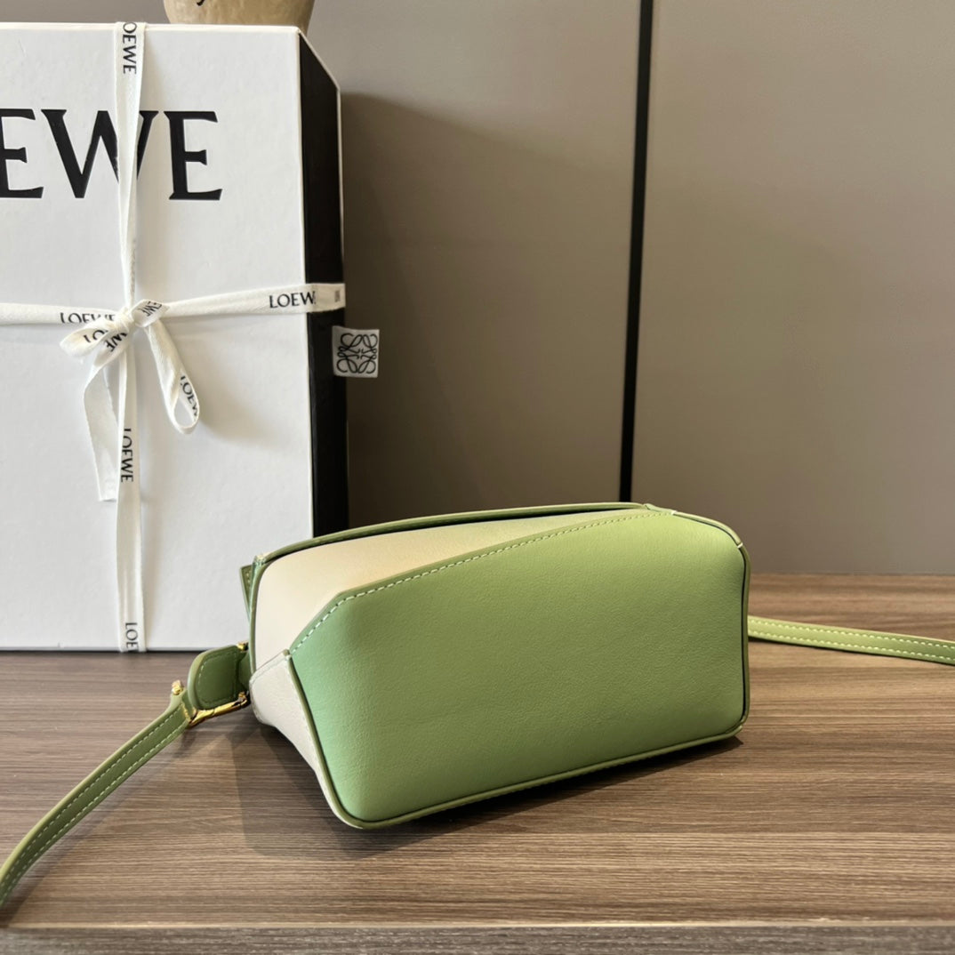 Mini Puzzle bag in soft grained 18cm White and Green Calfskin mysite