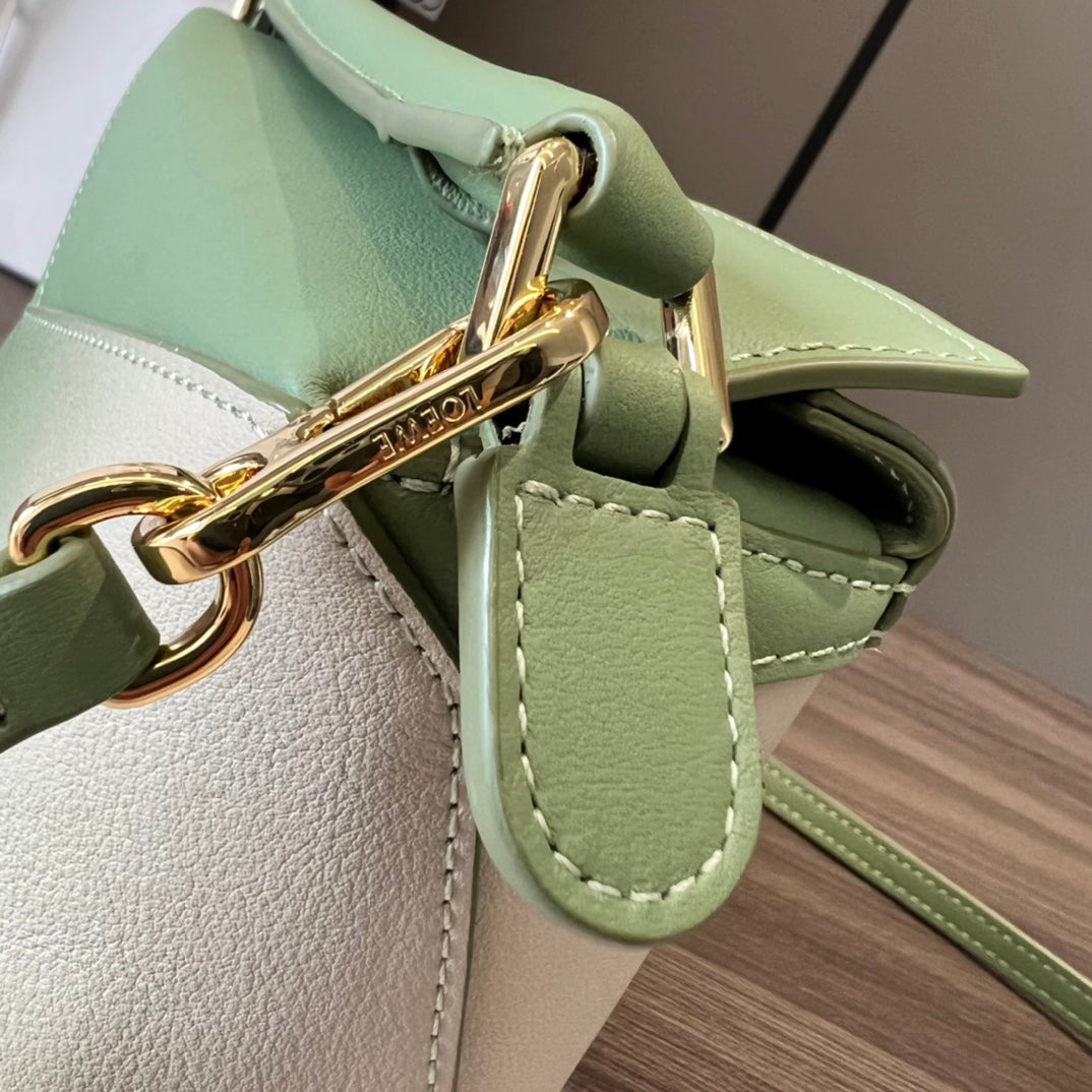 Mini Puzzle bag in soft grained 18cm White and Green Calfskin mysite