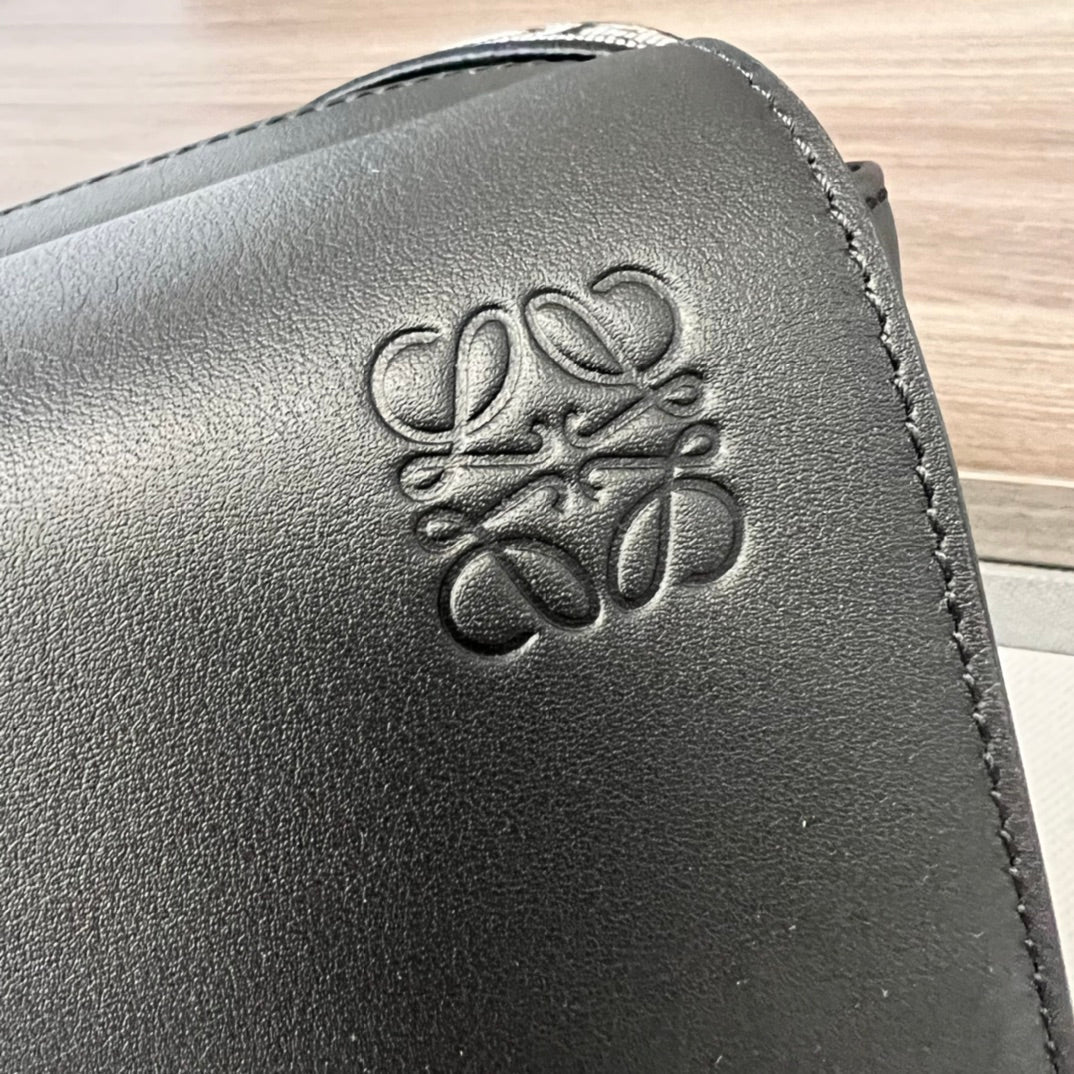 Loewe XS Military Messenger Bag 24.5 Black Cowhide mysite