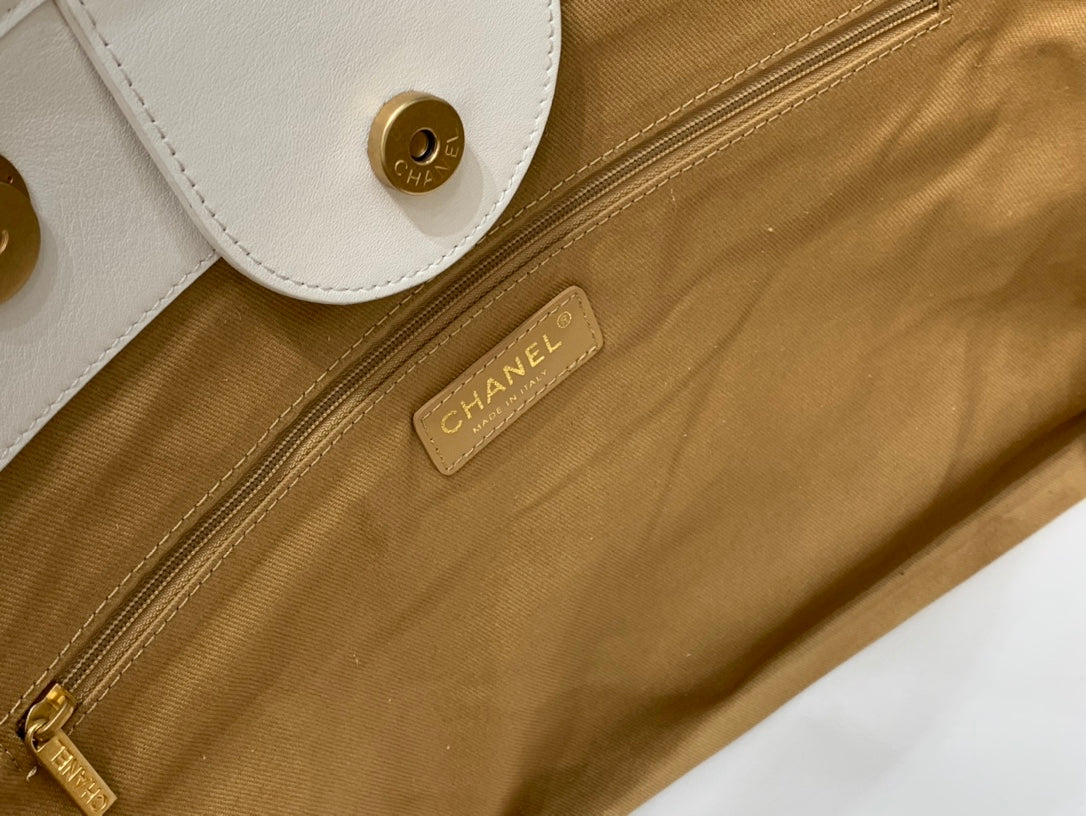 CC DEAUVILLE TOTE BAG 39CM WHITE CALFSKIN MULTICOLOR LOGO mysite