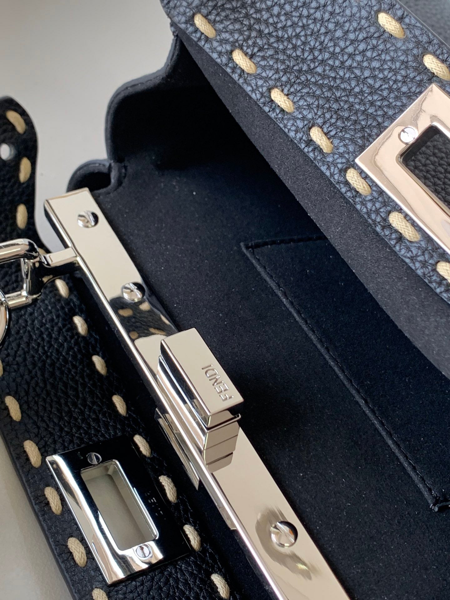 Peekaboo Mini Selleria Bag 23cm black leather shw with 220 hand-sewn stitches mysite