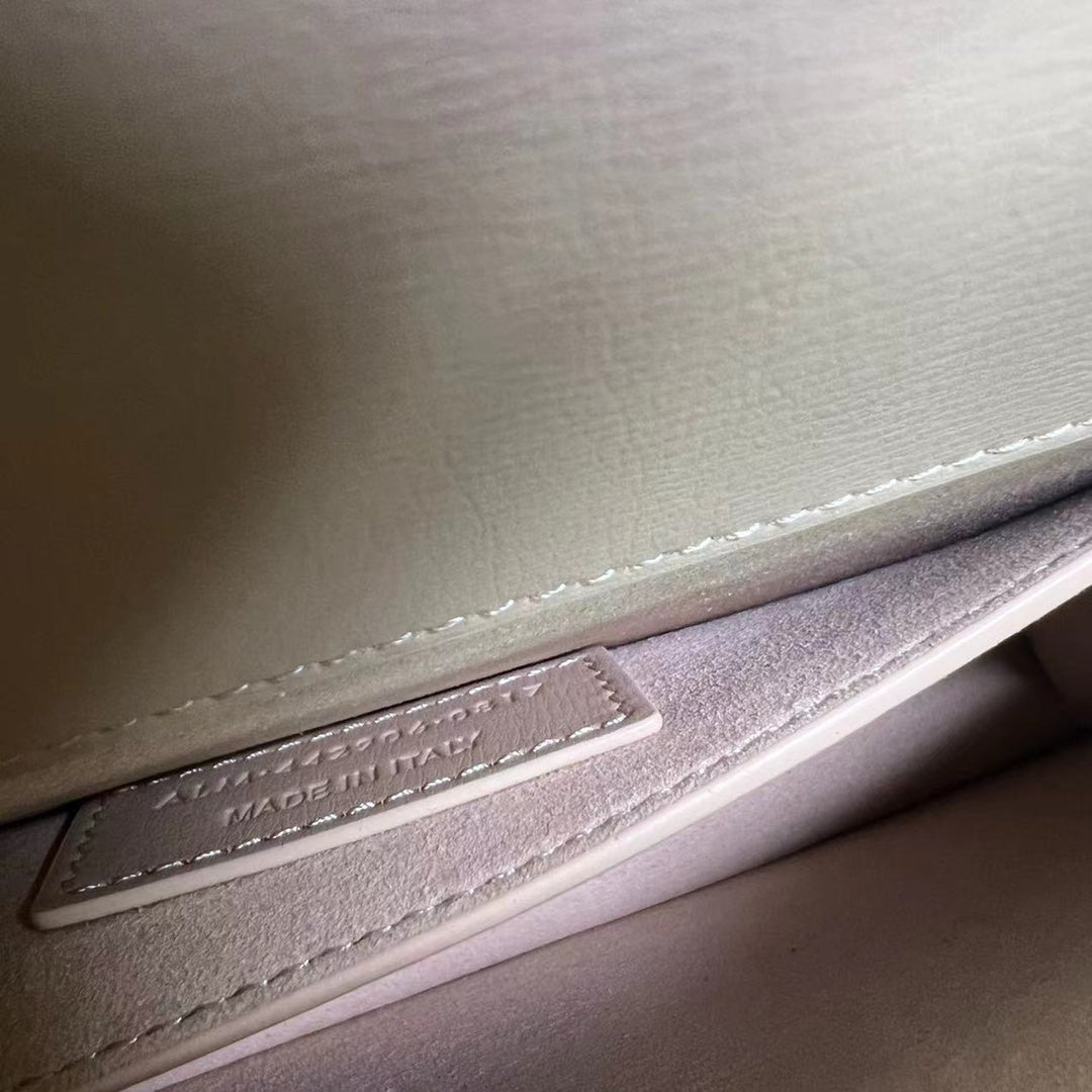 SUNSET MEDIUM 22 IN BEIGE CALFSKIN GOLD HARDWARE mysite