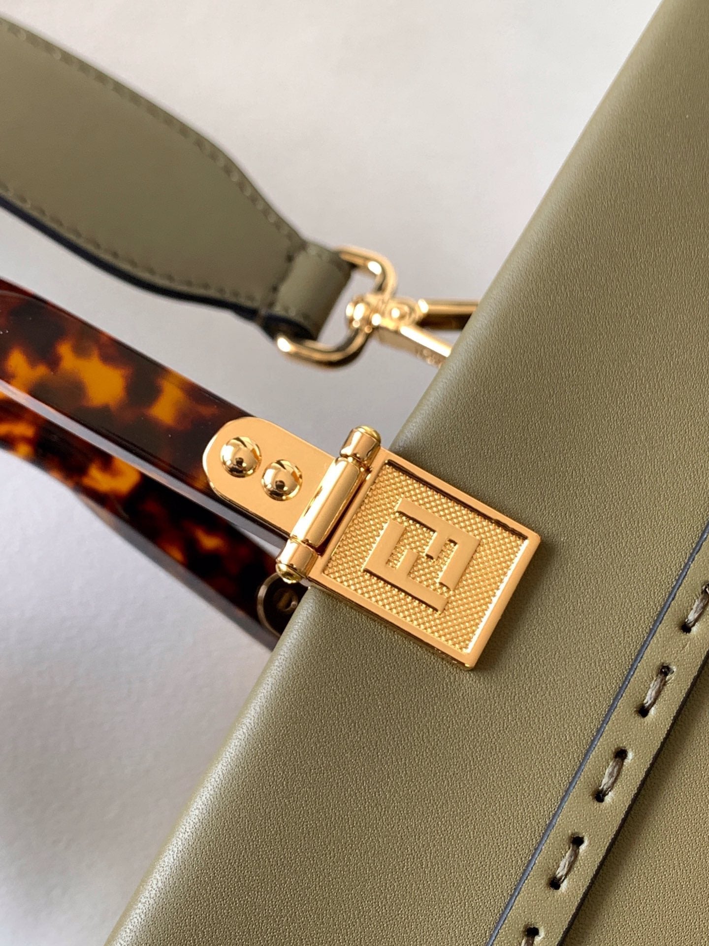 Fend Sunshine Medium Bag 35 Olive Leather mysite