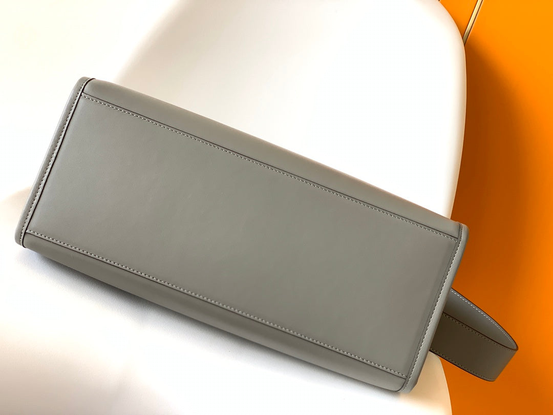 Fend Sunshine Medium Bag 35 Grey Leather mysite