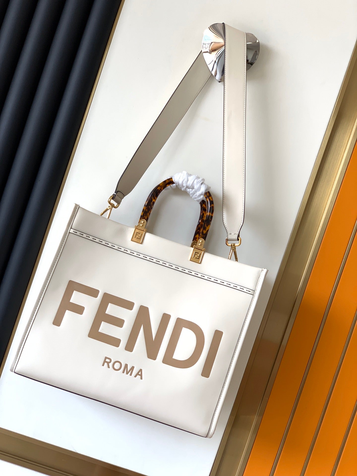 Fend Sunshine Medium Bag 35 White Leather mysite