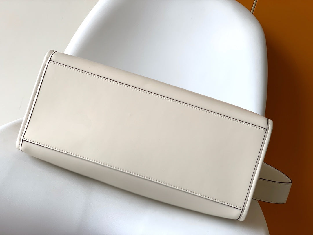 Fend Sunshine Medium Bag 35 White Leather mysite