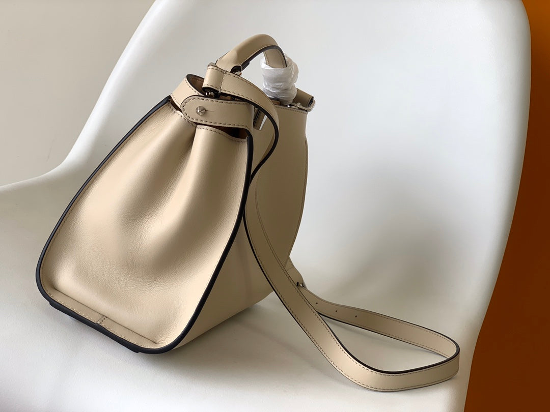 Peekaboo ISeeU Small 27cm Bag ivory lambskin gold hardware mysite