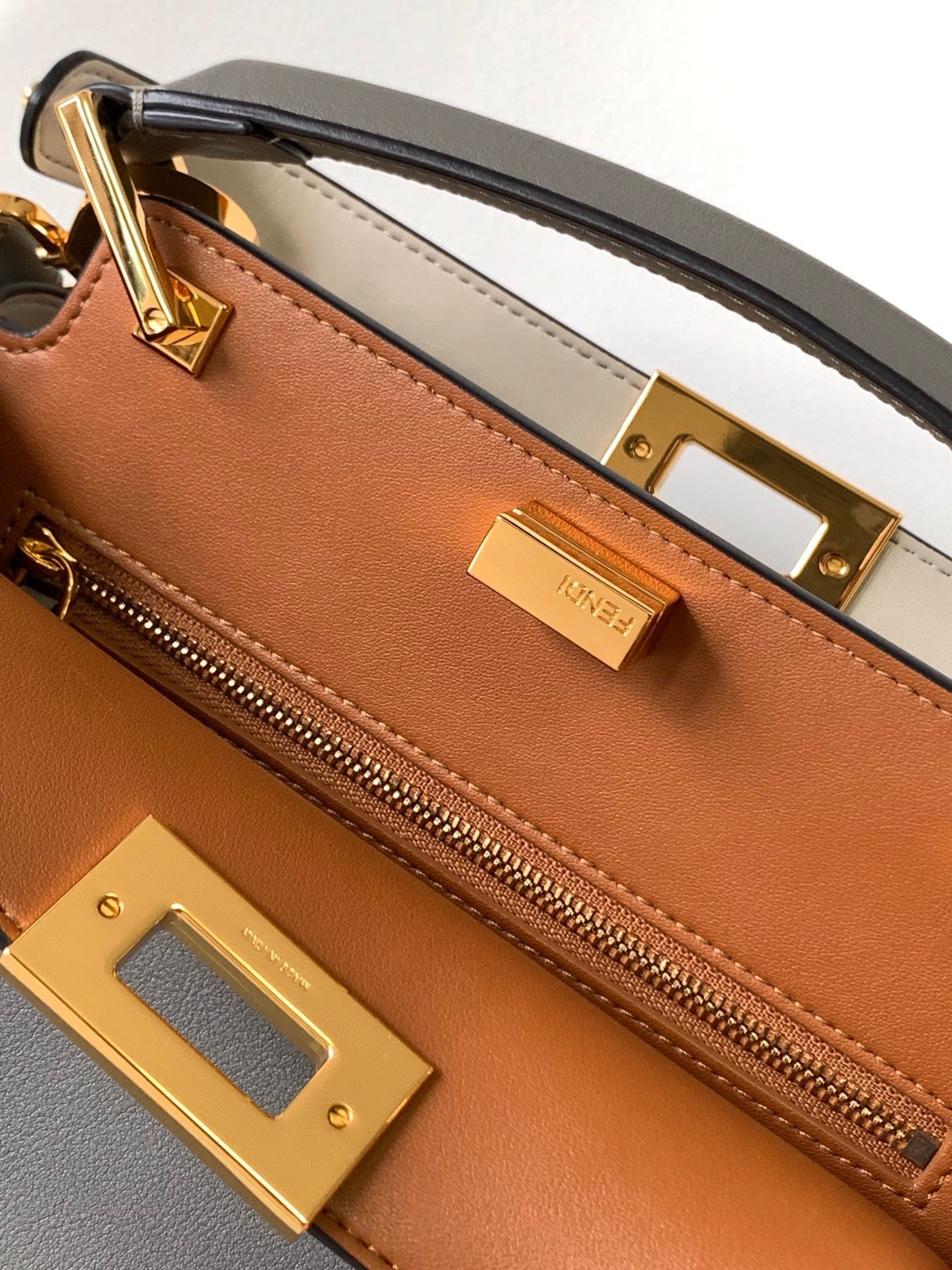 Peekaboo ISeeU Small 27cm Bag grey lambskin gold hardware mysite