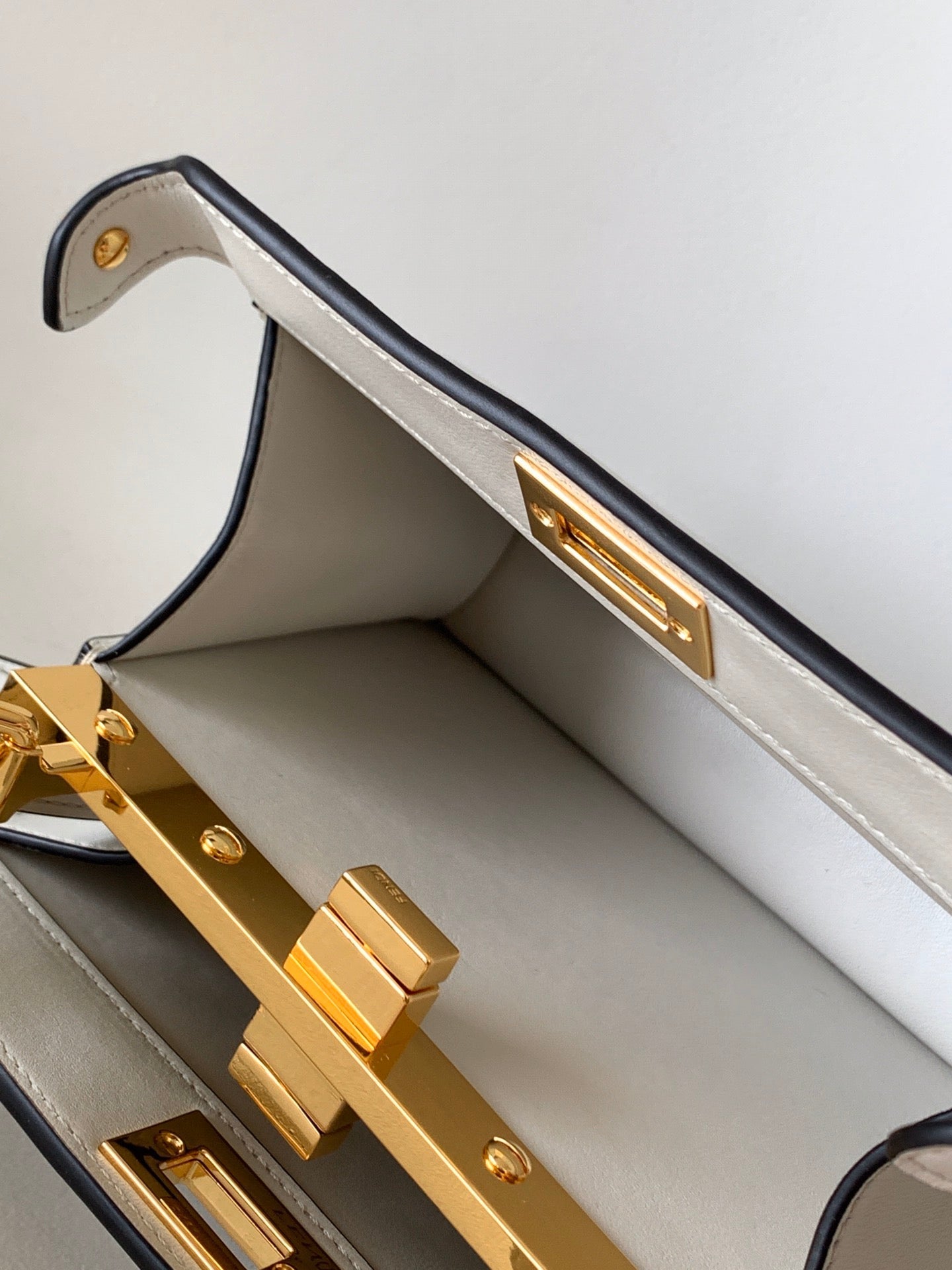 Peekaboo ISeeU Petite 20 Bag White Lambskin Ghw mysite