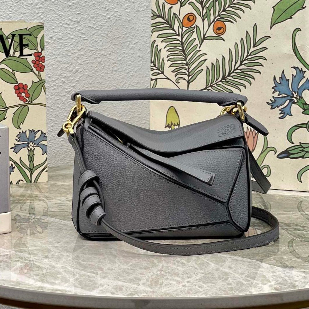 LOE MINI 18 PUZZLE BAG IN GREY CALFSKIN mysite