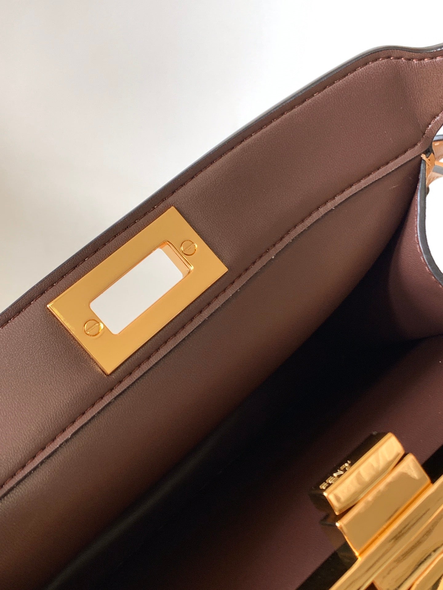 Peekaboo ISeeU Small 27cm Bag beige lambskin gold hardware mysite