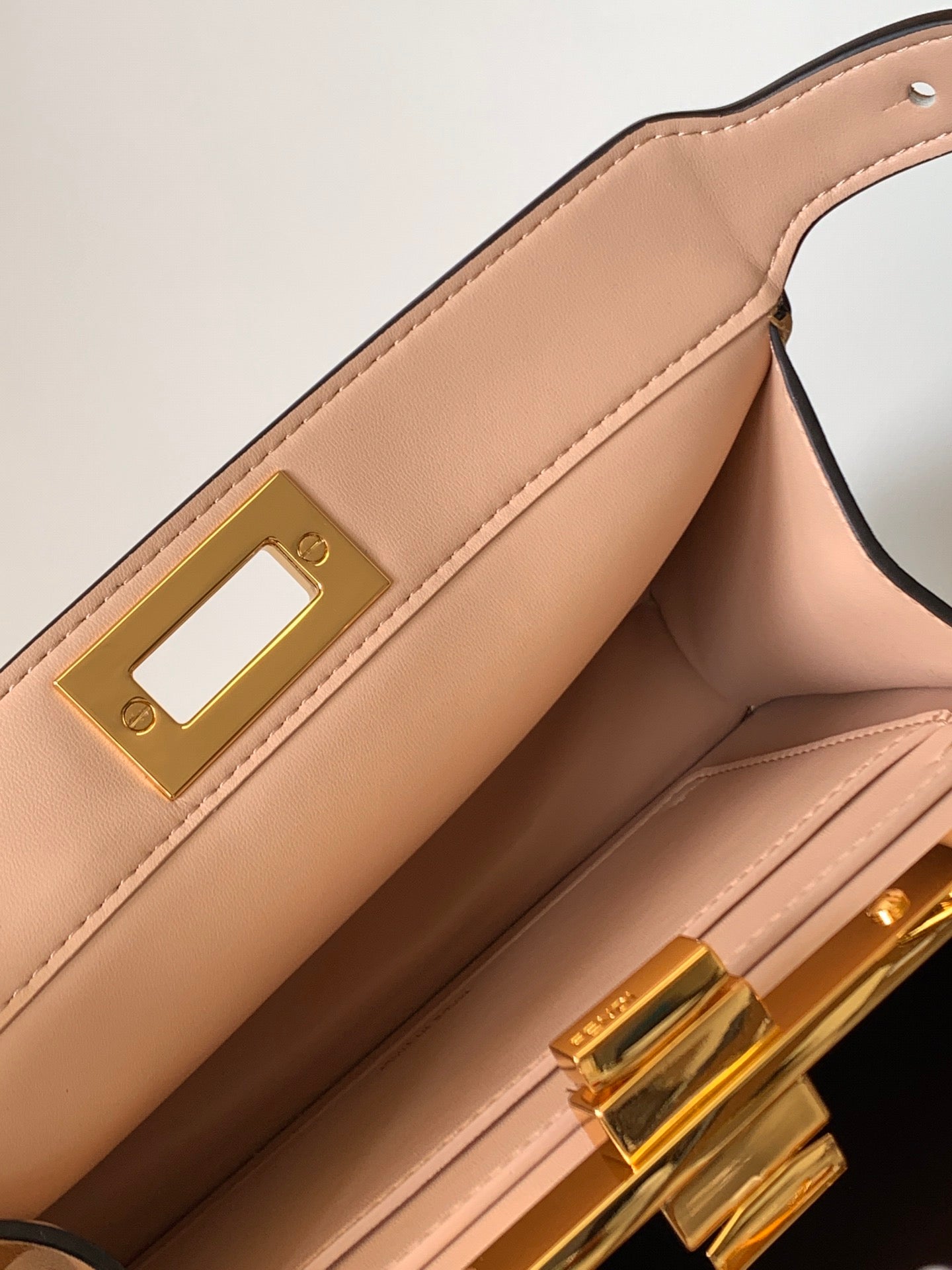 Peekaboo ISeeU Small 27cm Bag beige lambskin gold hardware mysite