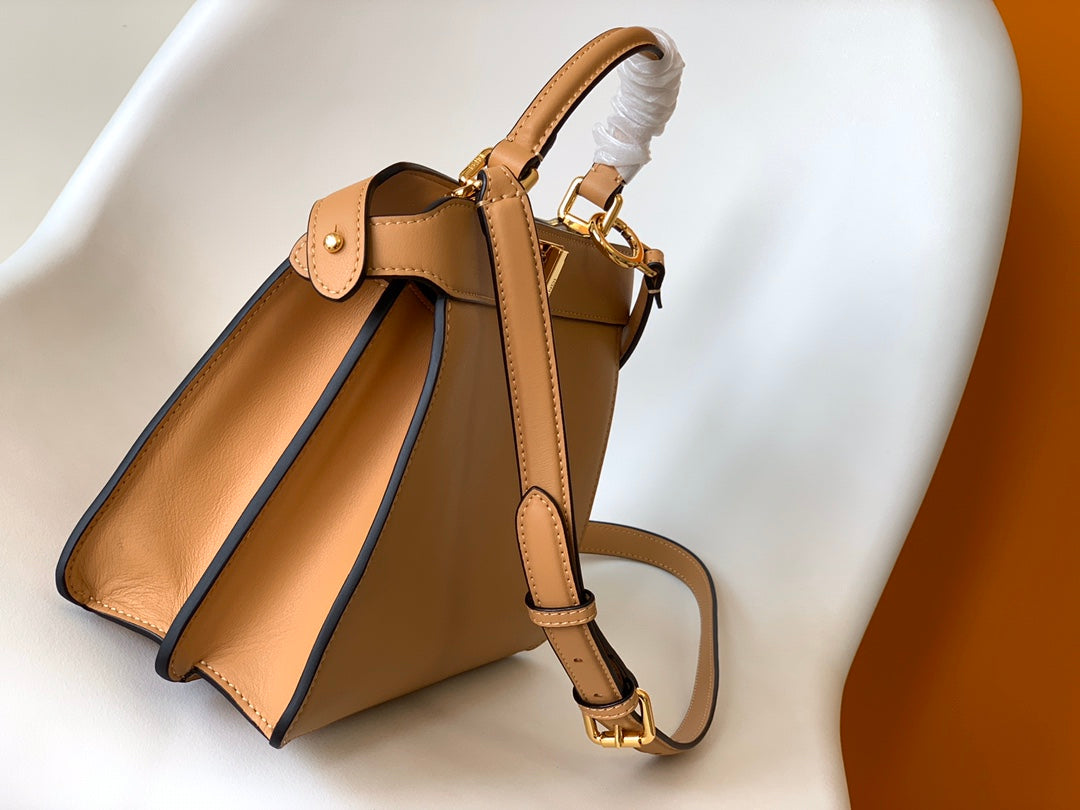 Peekaboo ISeeU Small 27cm Bag beige lambskin gold hardware mysite