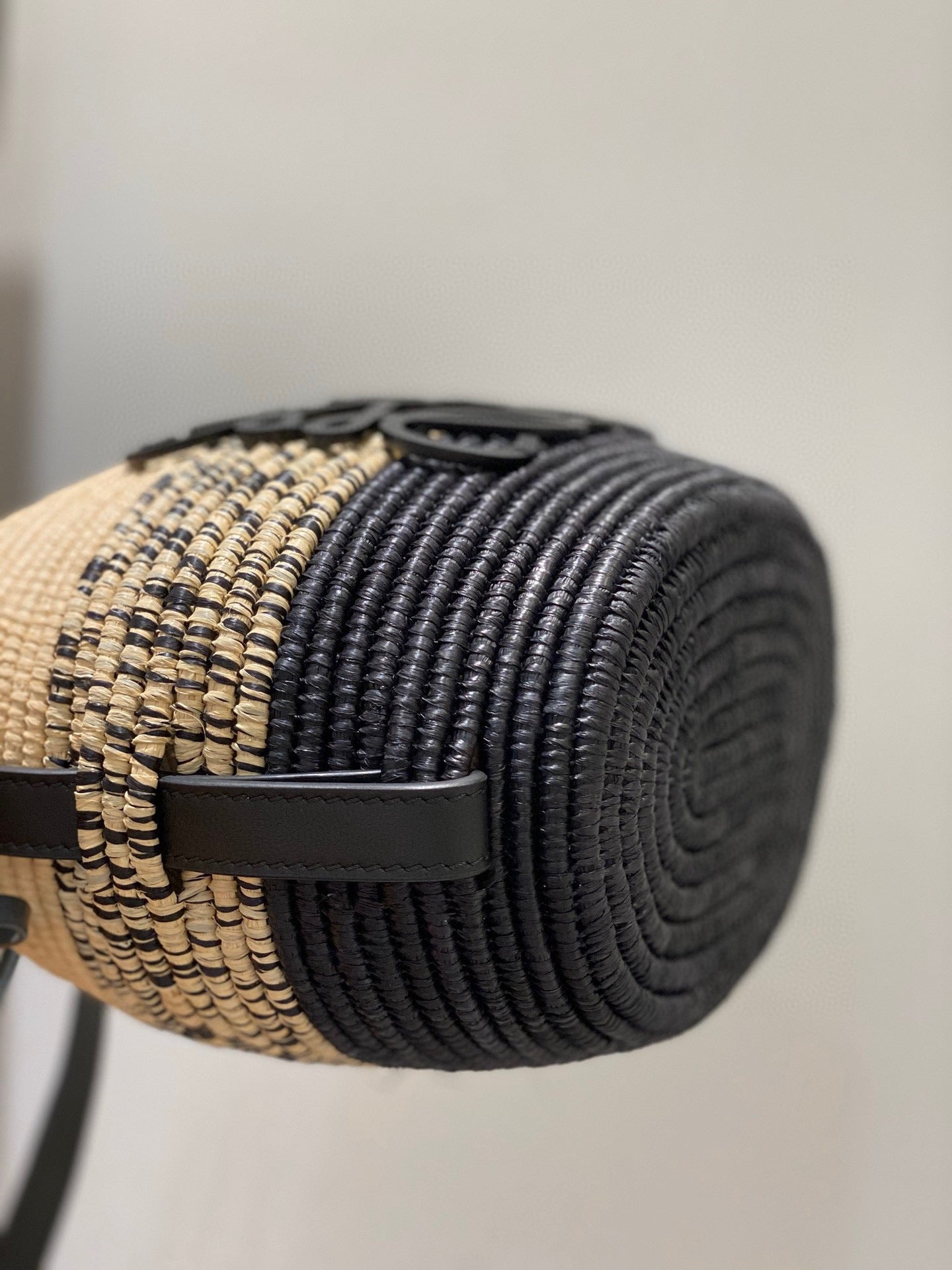 LOE 18 ANAGRAM BASKET BAG IN BLACK AND NATURAL RAFFIA mysite