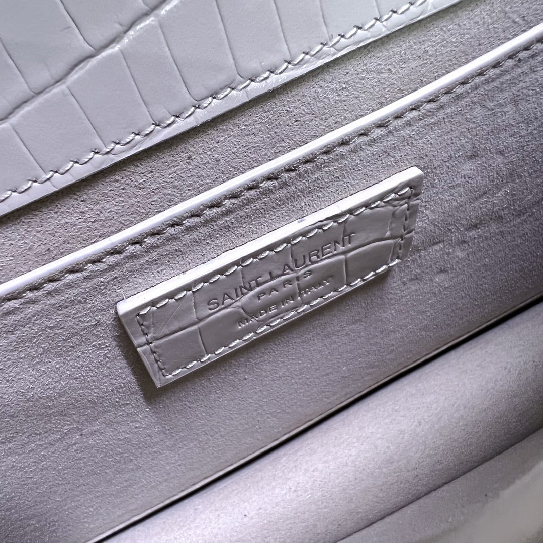 SUNSET MEDIUM 22 IN WHITE CROCODILE PATTERN CALFSKIN SILVER HARDWARE mysite