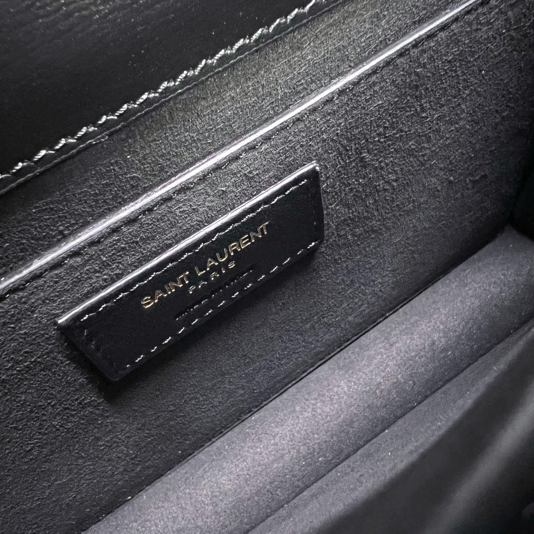 SUNSET MEDIUM 22 IN BLACK CALFSKIN GOLD HARDWARE mysite