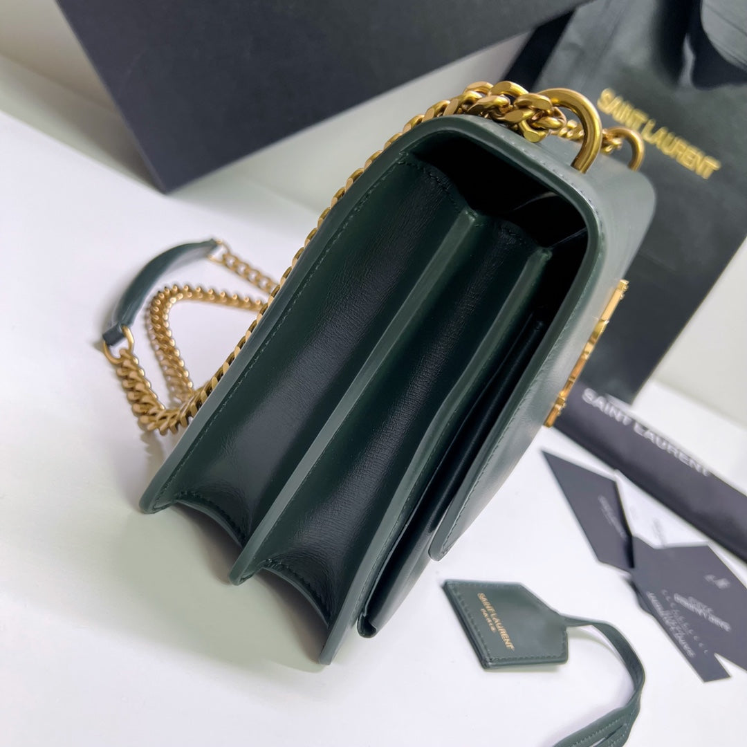 SUNSET MEDIUM 22 IN DARK GREEN CALFSKIN GOLD HARDWARE mysite