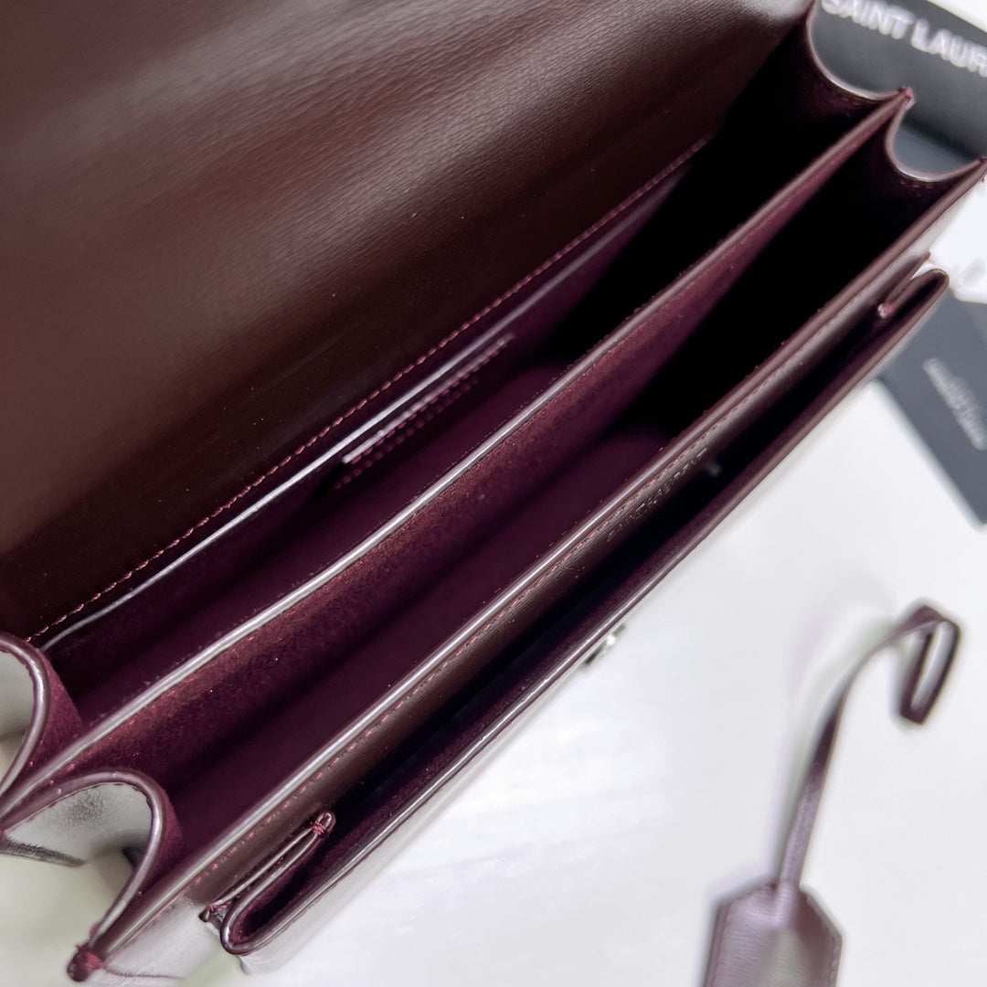 SUNSET MEDIUM 22 IN MAROON CALFSKIN SILVER HARDWARE mysite