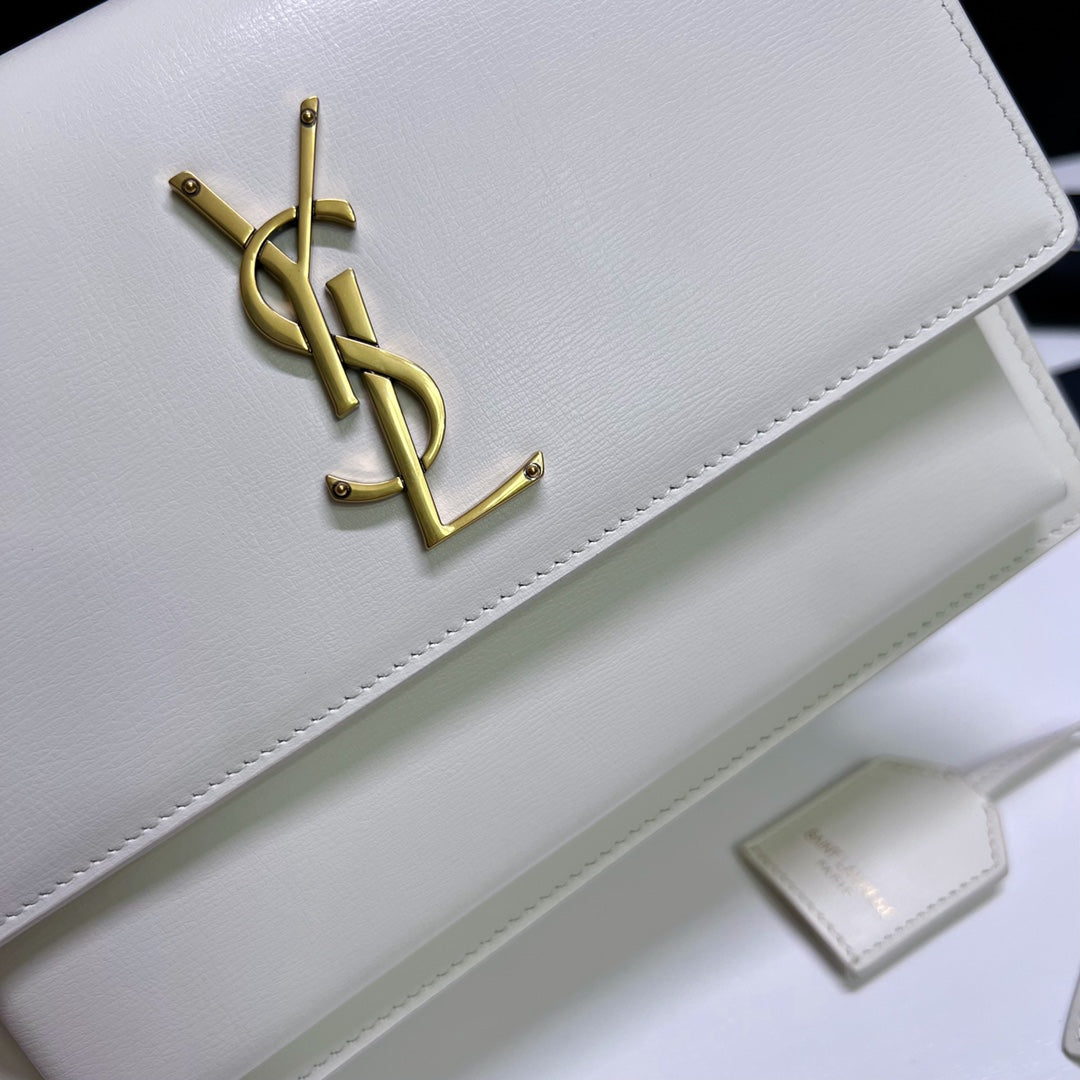 SUNSET MEDIUM 22 IN WHITE CALFSKIN GOLD HARDWARE mysite