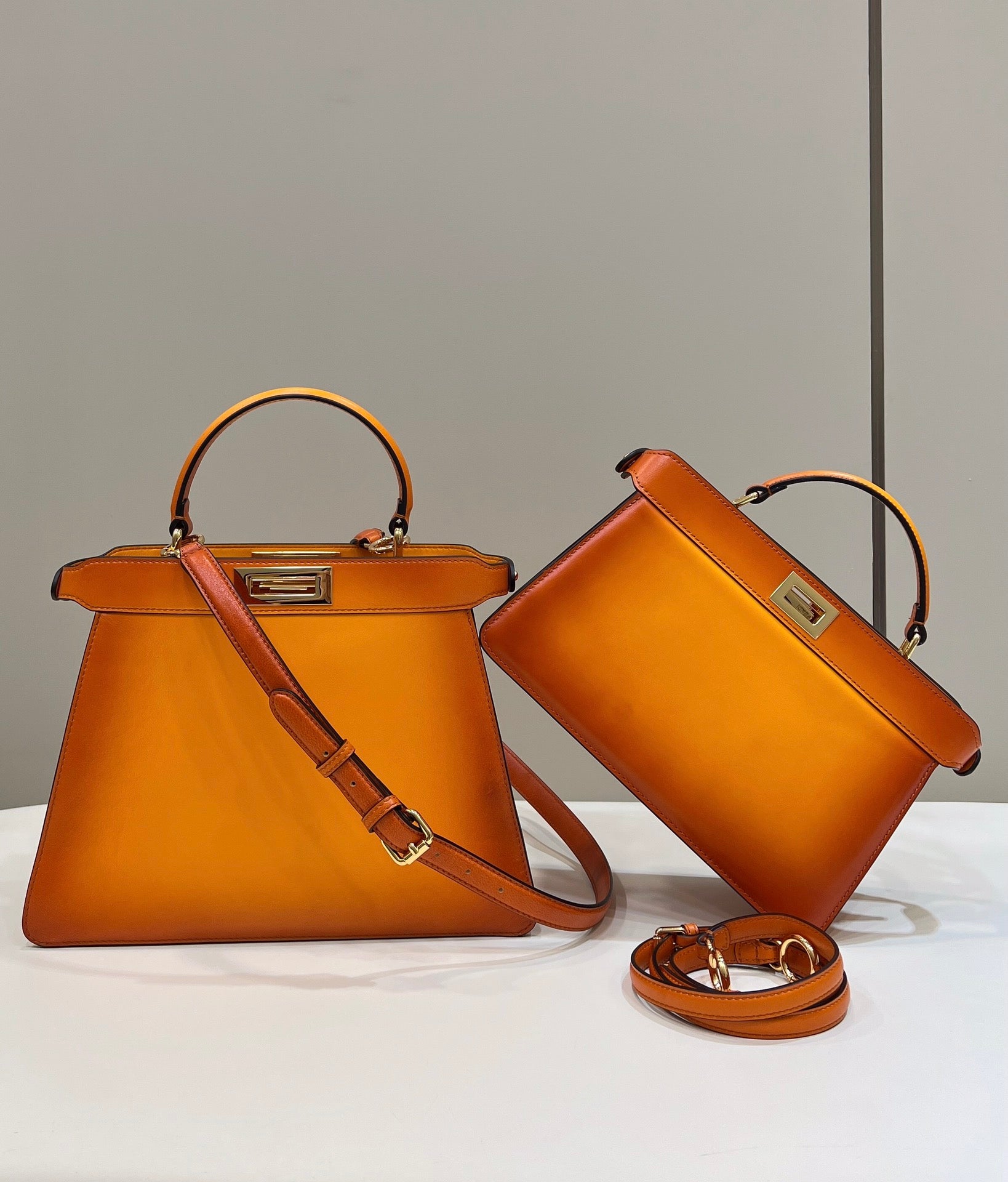 PEEKABOO ISEEU 33 IN ORANGE OMBRE SMOOTH CALFSKIN GOLD HARDWARE mysite