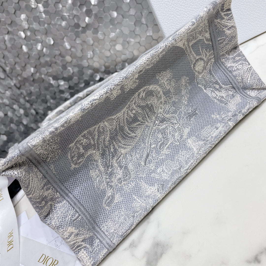 Small CD Book Tote 26.5cm Gradient Blue Embroidered Tiger mysite