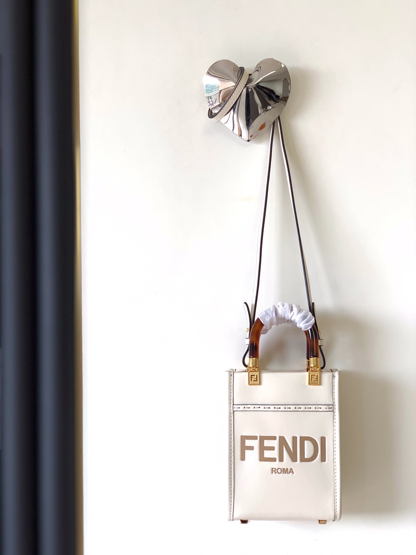 Fend Mini Sunshine Shopper Bag 18 White Leather mysite