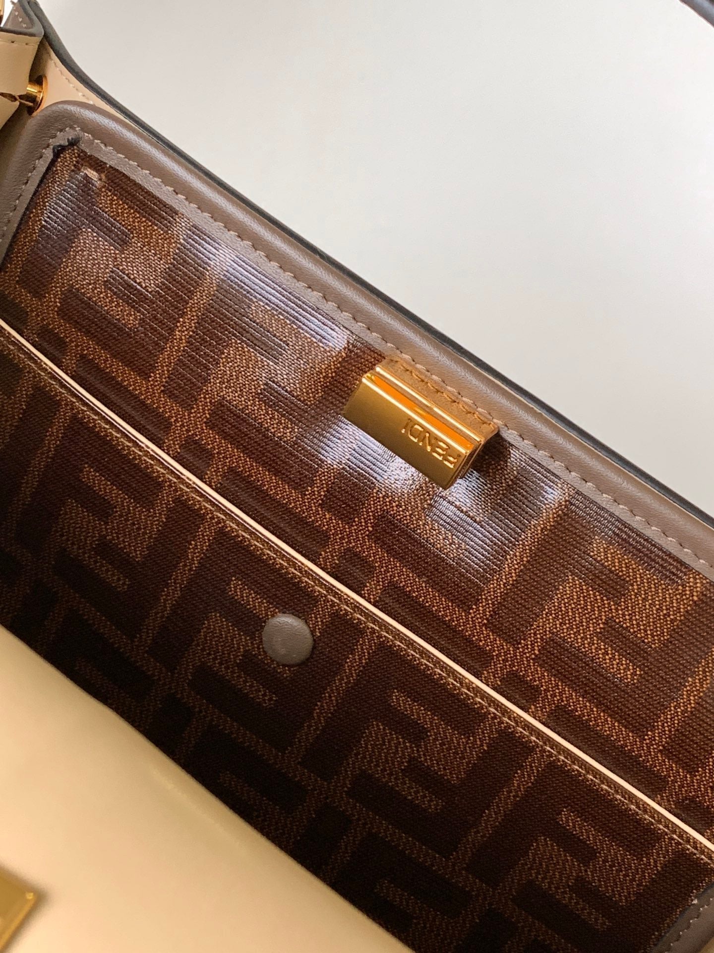 Peekaboo X-lite medium 30cm Bag brown lambskin gold hardware mysite