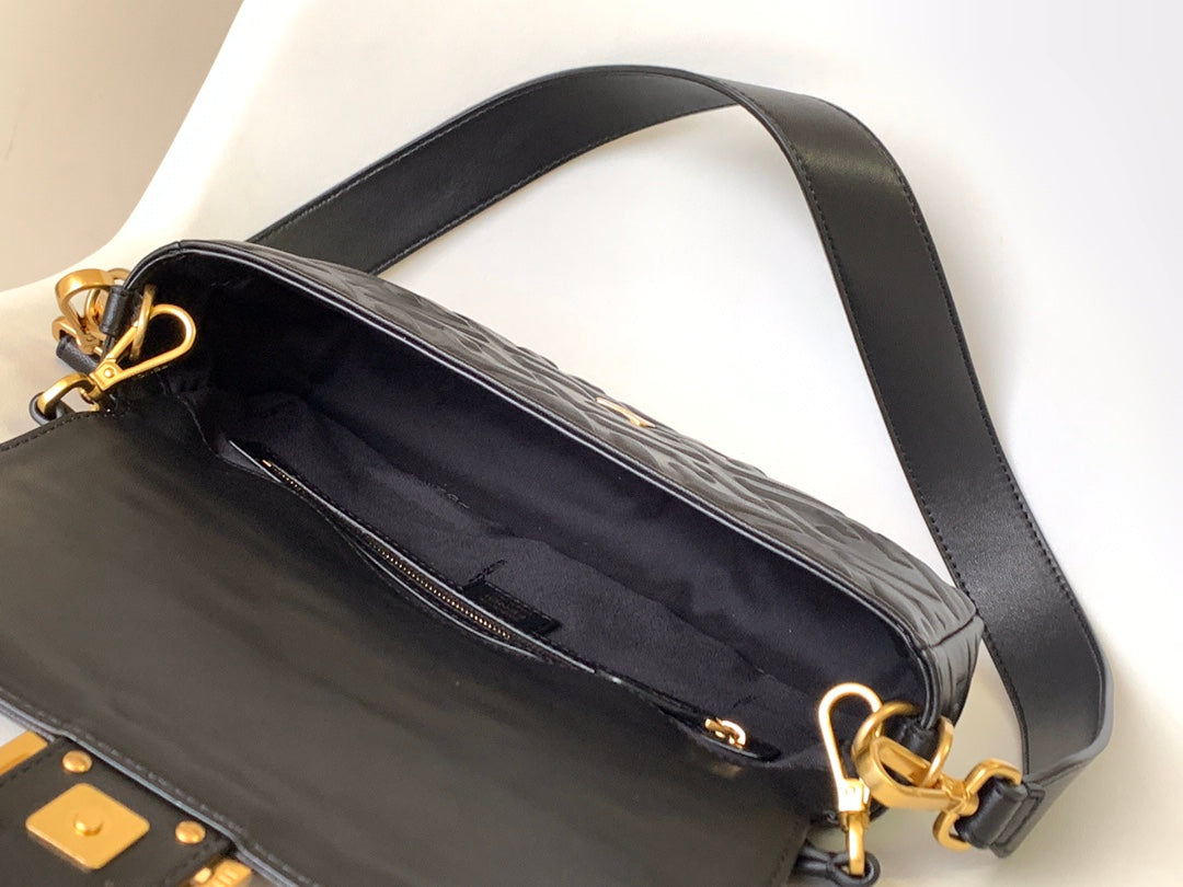 Fend Baguette 27 Bag With FF Motif Black Leather Ghw mysite