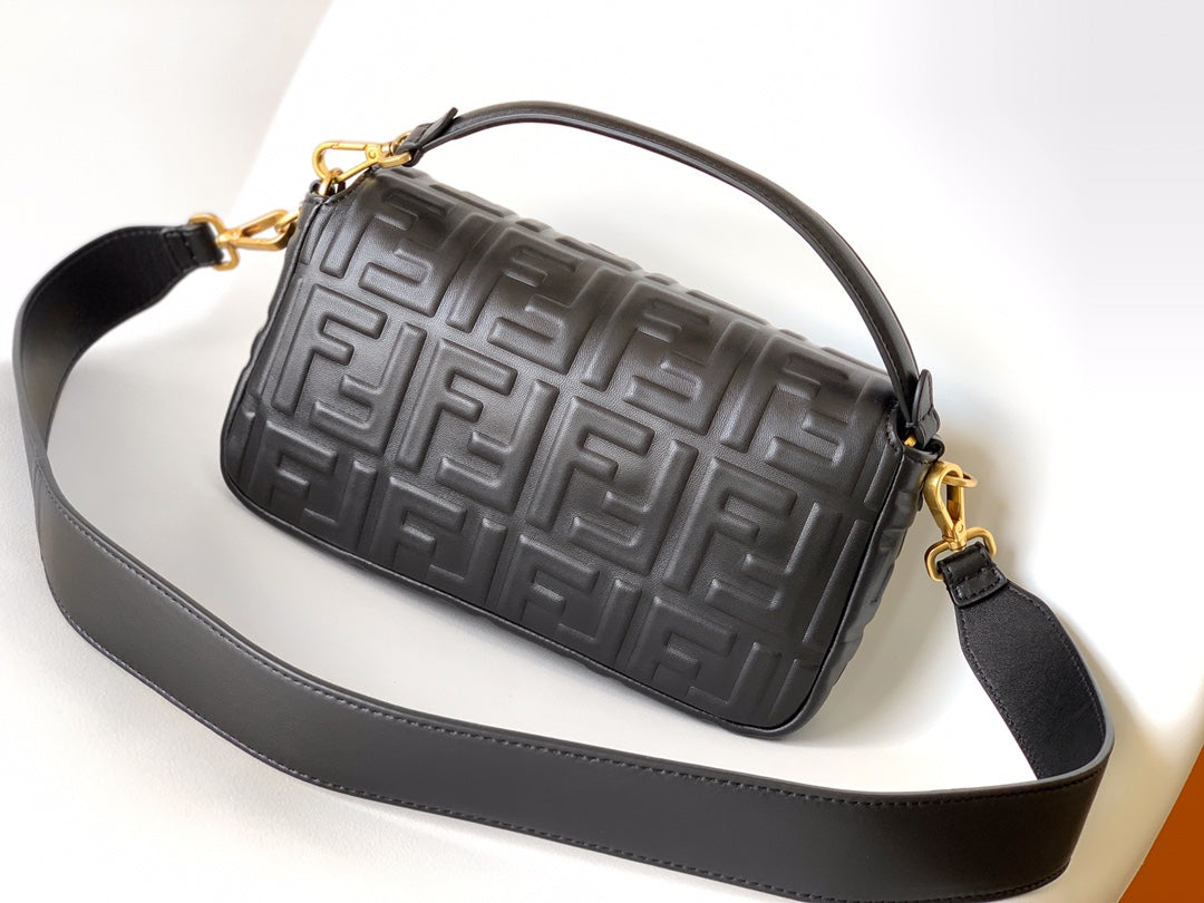Fend Baguette 27 Bag With FF Motif Black Leather Ghw mysite