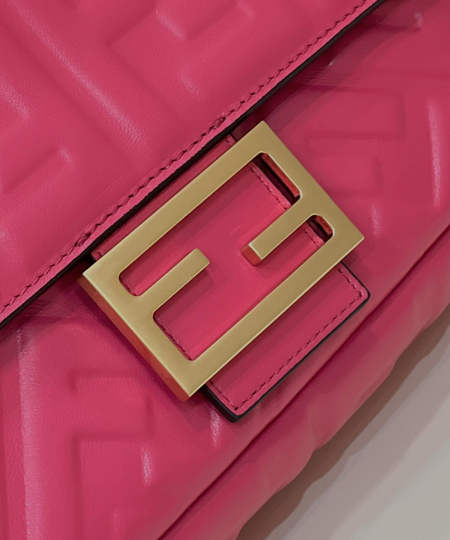 BAGUETTE WITH FF MOTIF 27 IN CERISH PINK SOFT LAMBSKIN GOLD HARDWARE mysite