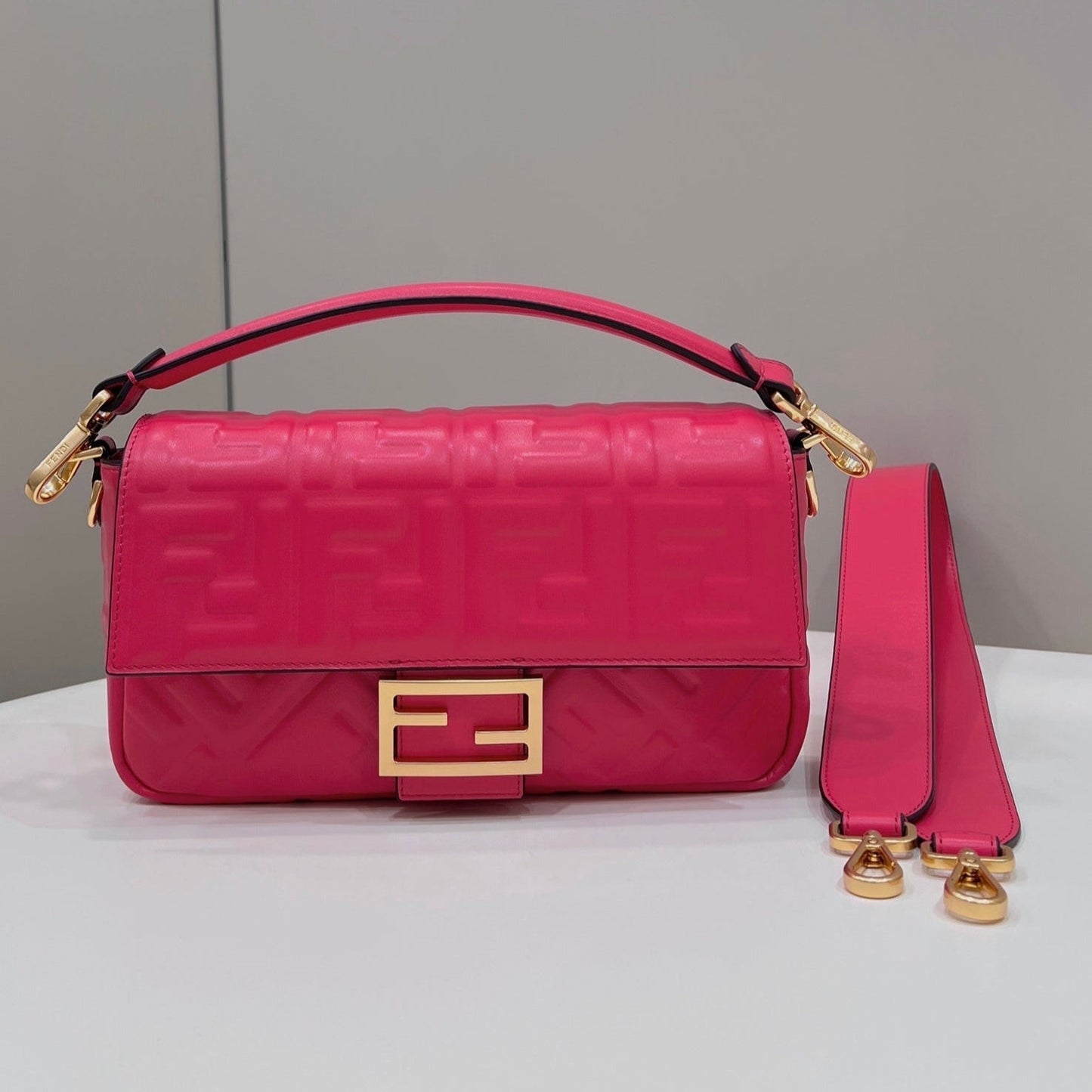 BAGUETTE WITH FF MOTIF 27 IN CERISH PINK SOFT LAMBSKIN GOLD HARDWARE mysite