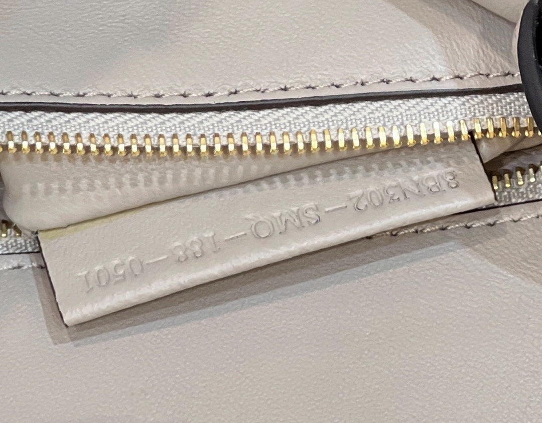 FENDI PEEKABOO 27 IN BLACK CALFSKIN WITH GOLD HARDWARE mysite