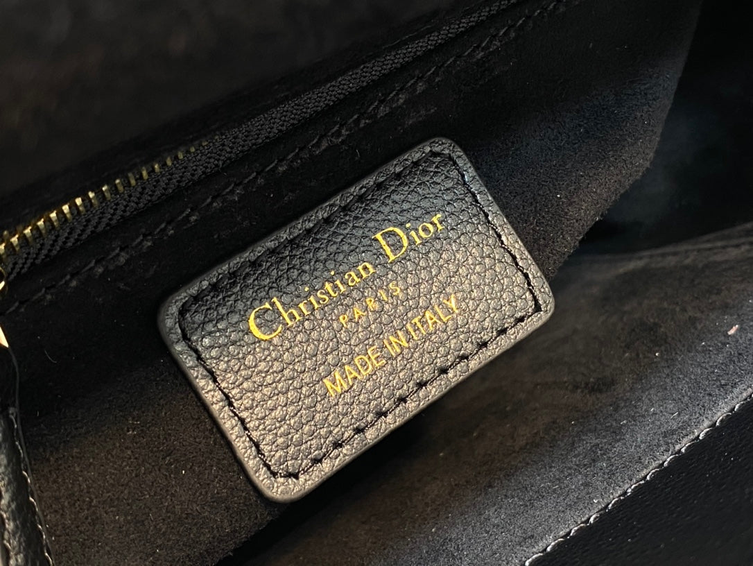 small lady 20 black calfskin ghw mysite