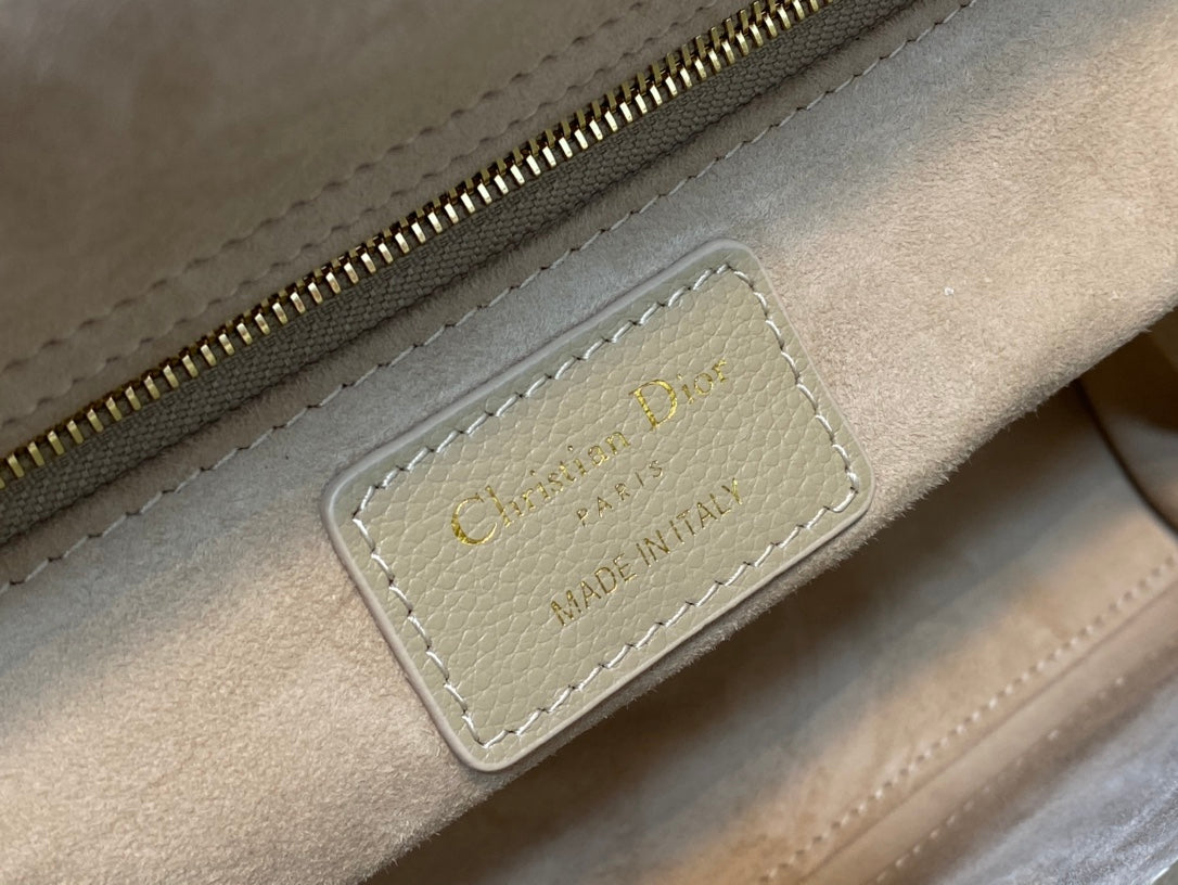 medium lady 24 ecru calfskin ghw mysite