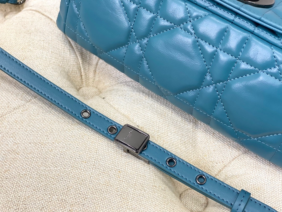 medium caro 25.5 azure blue black hardware mysite