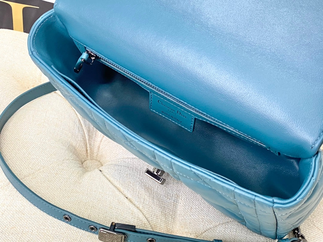 medium caro 25.5 azure blue black hardware mysite