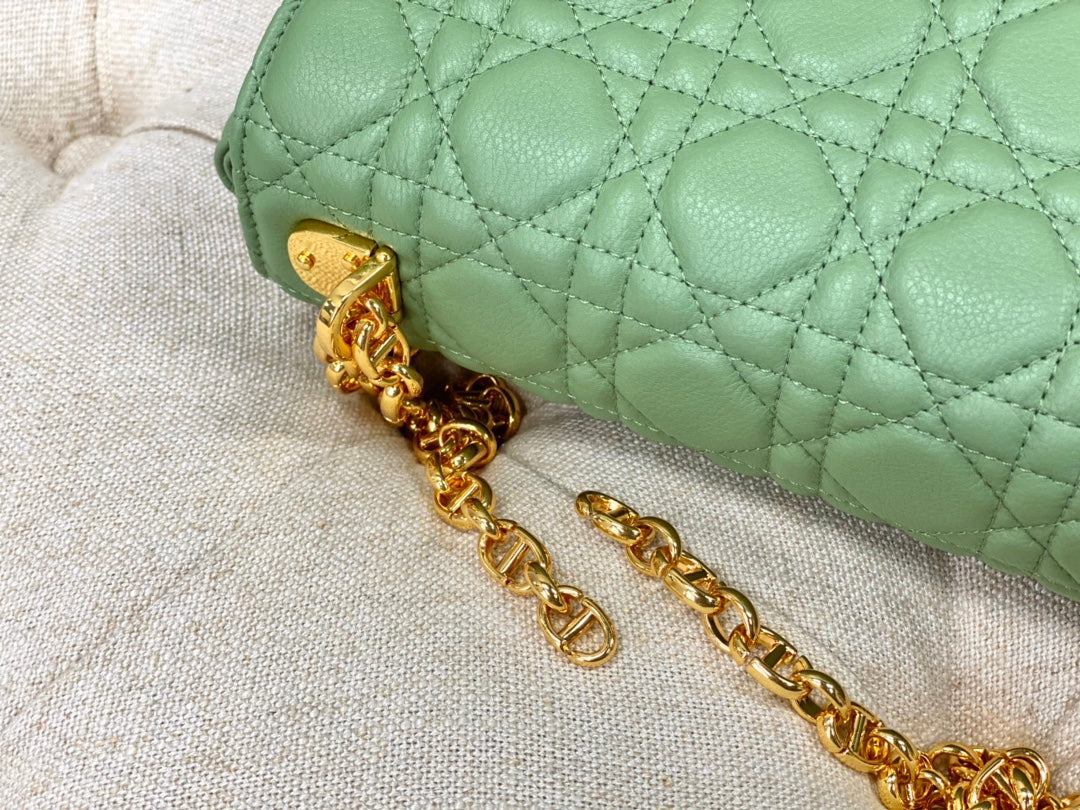 LARGE CARO BAG 28 LIGHT GREEN CALFSKIN mysite