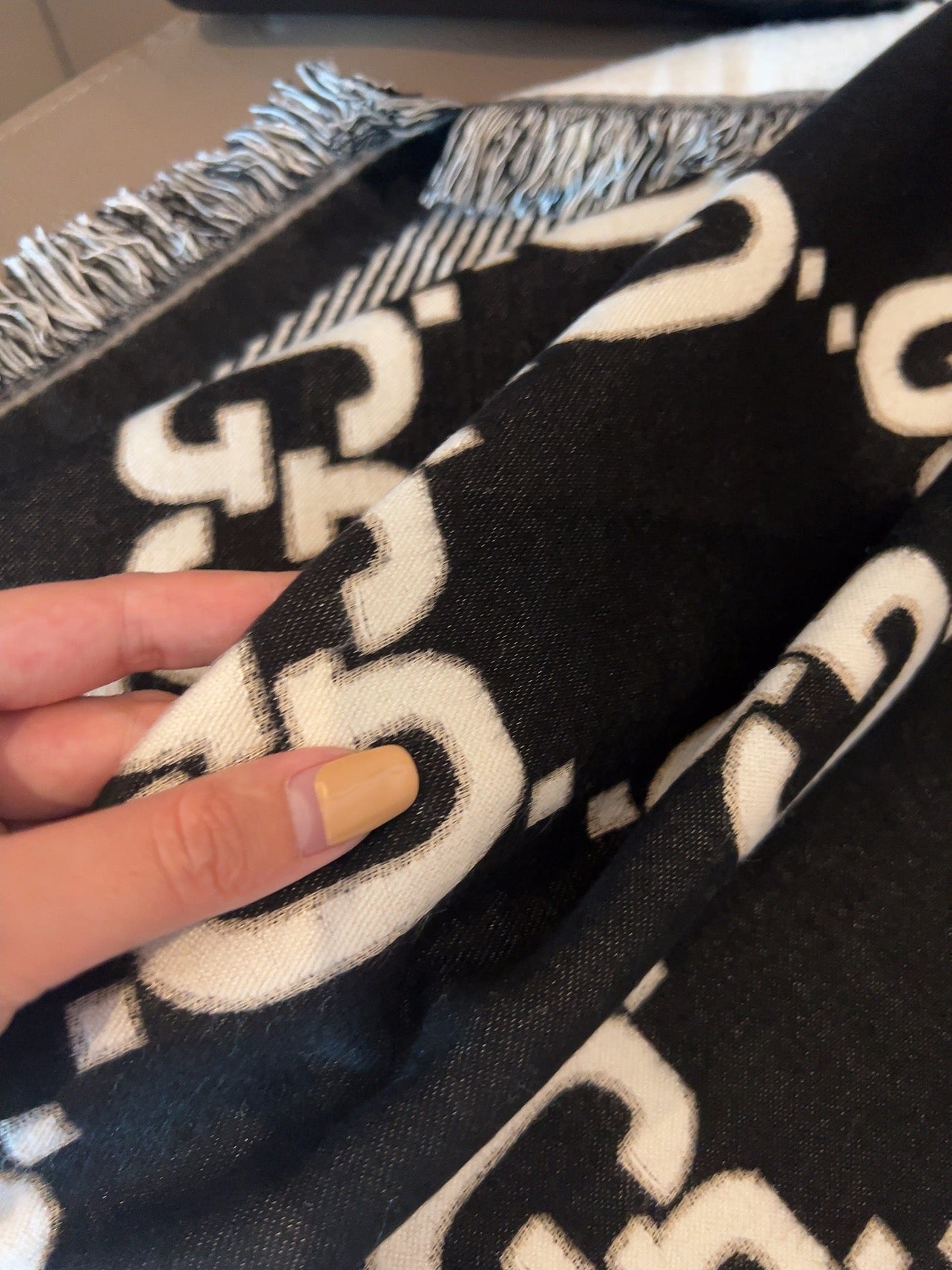 SQUARE SCARF 140 CM IN BLACK MIX WHITE SILK CASHMERE  401511 mysite