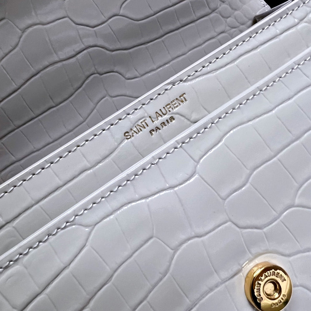 SUNSET MEDIUM 22 IN WHITE CROCODILE PATTERN CALFSKIN GOLD HARDWARE mysite