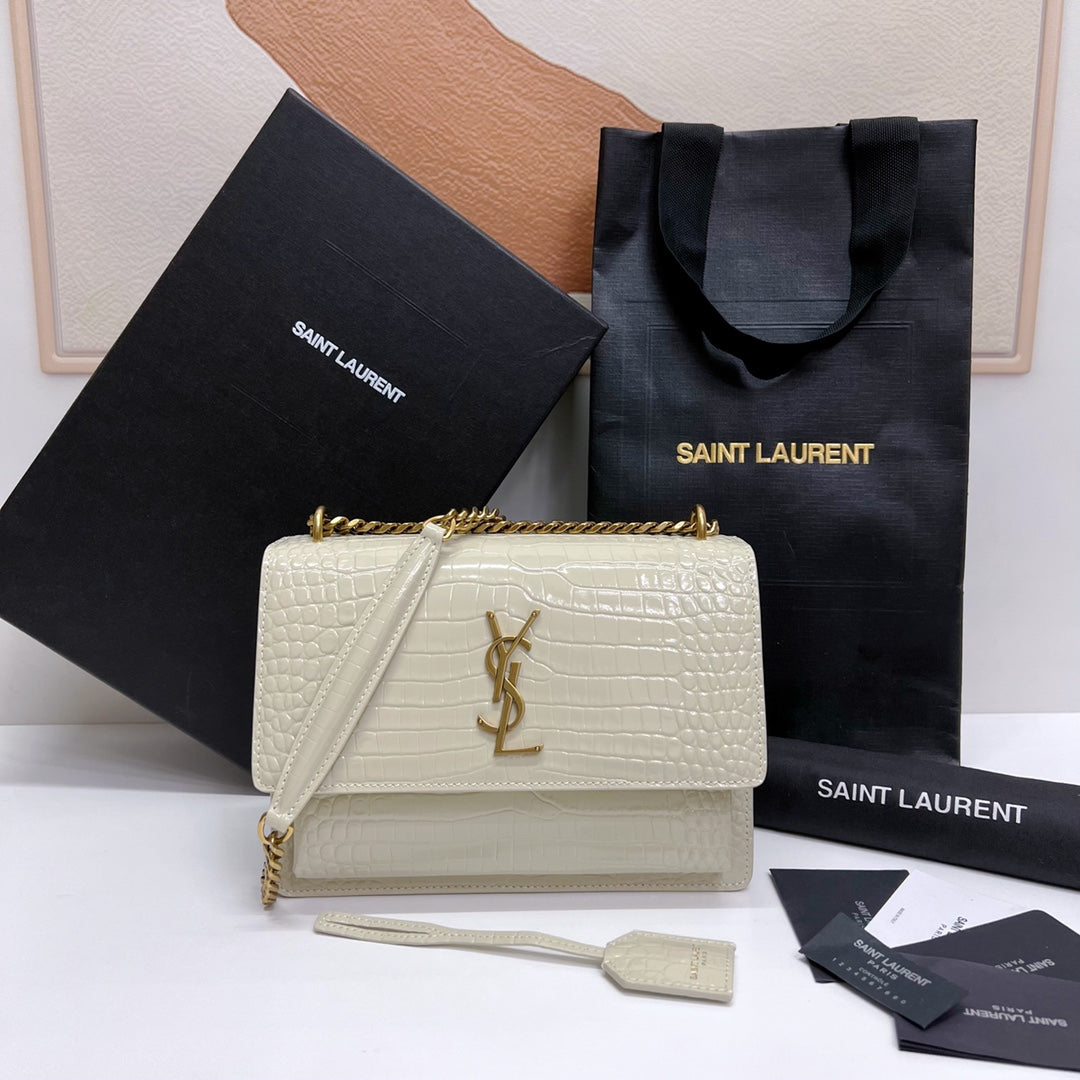 SUNSET MEDIUM 22 IN WHITE CROCODILE PATTERN CALFSKIN GOLD HARDWARE mysite