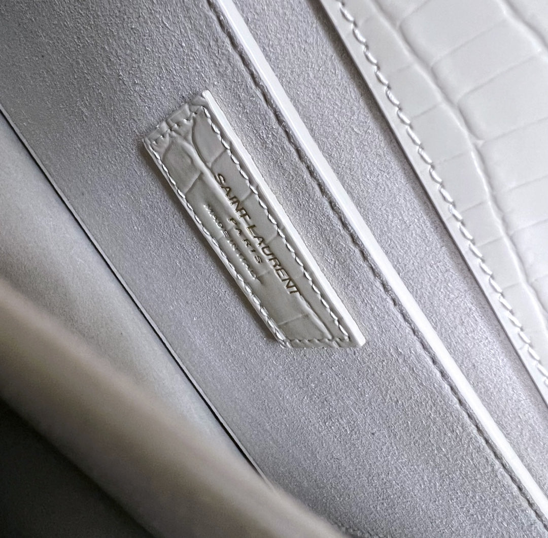 SUNSET MEDIUM 22 IN WHITE CROCODILE PATTERN CALFSKIN GOLD HARDWARE mysite