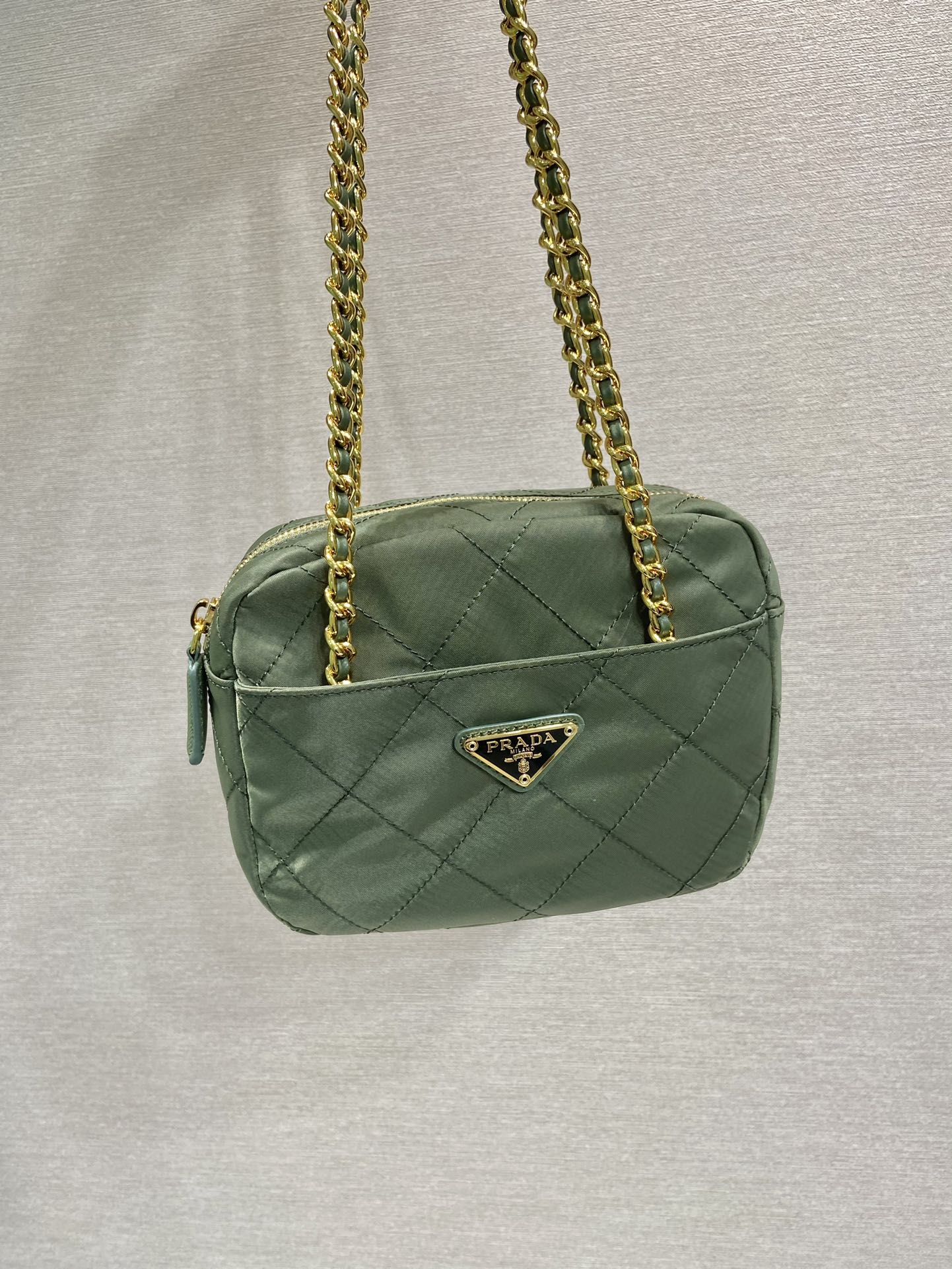 QUILTED HOBO BAG 19 IN PICKLE GREEN HANDMADE NYLON GOLD HARDWARE mysite