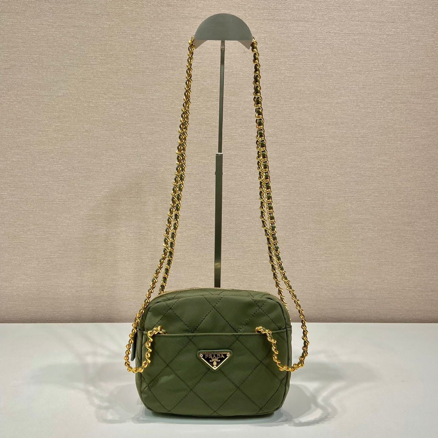 QUILTED HOBO BAG 19 IN PICKLE GREEN HANDMADE NYLON GOLD HARDWARE mysite
