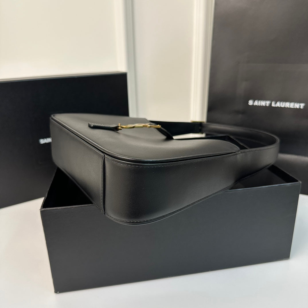 Le 5 a 7 24 Black Lambskin Ghw mysite