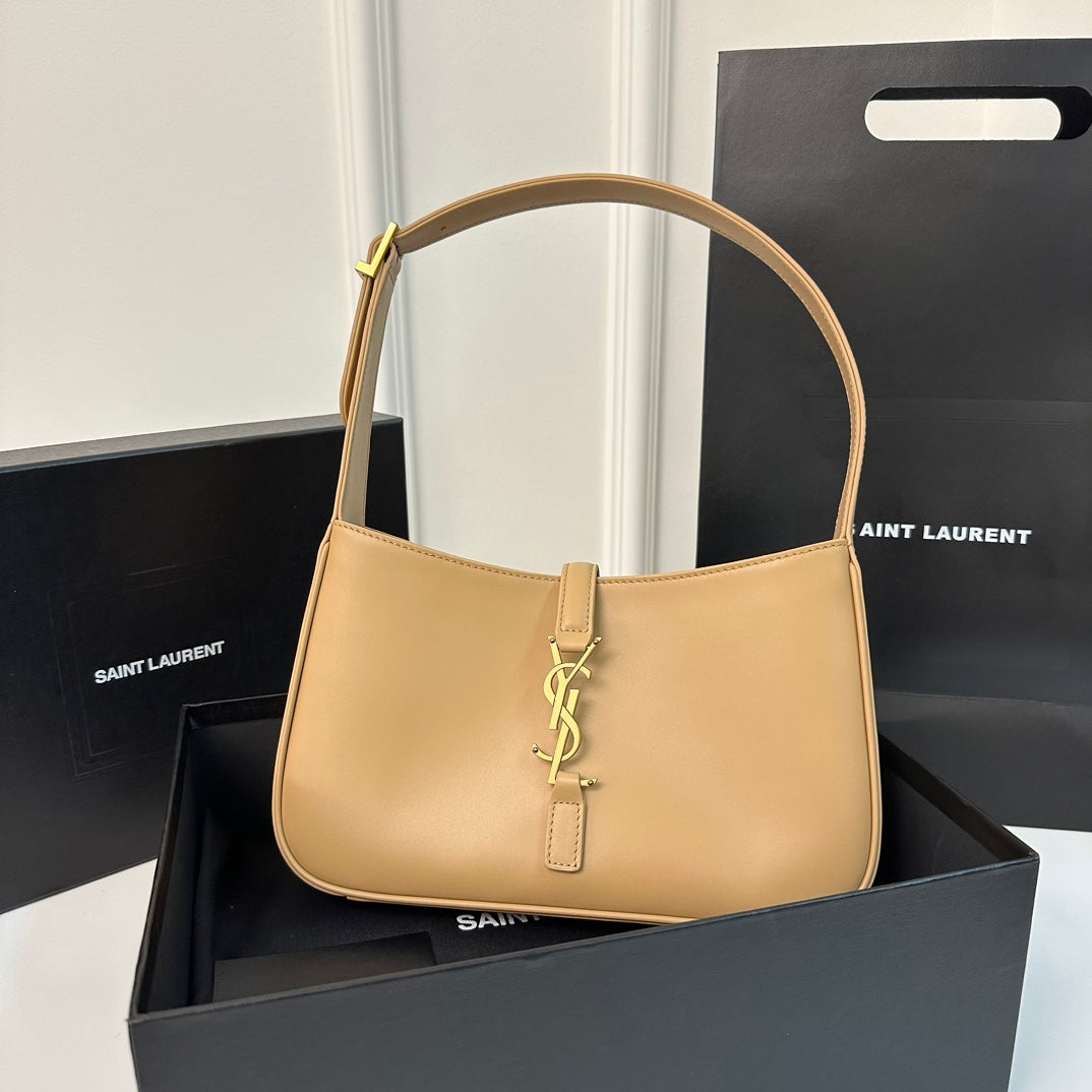 Le 5 a 7 24 Beige Lambskin Ghw mysite