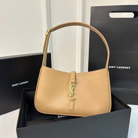 Le 5 a 7 24 Beige Lambskin Ghw mysite